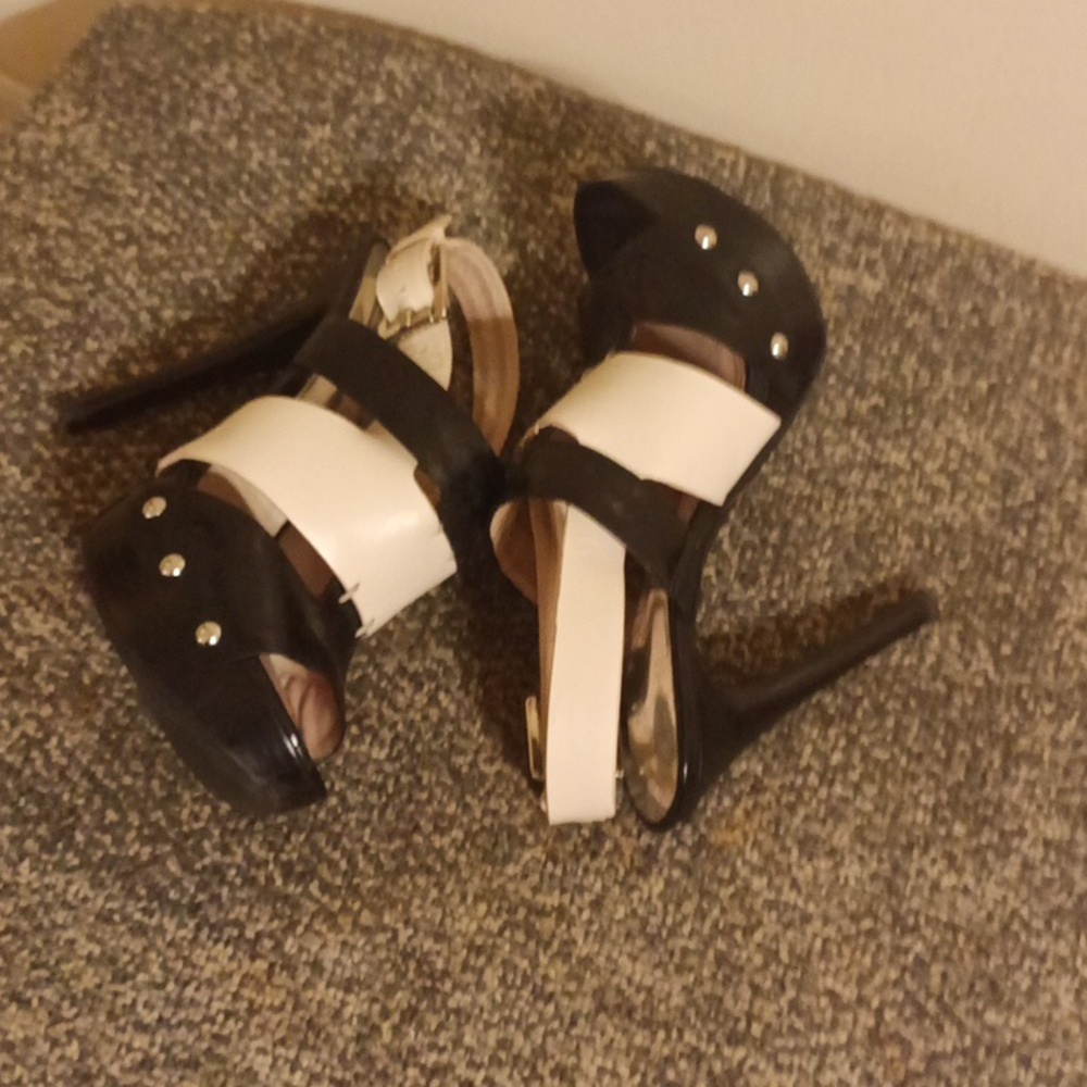 Michael Kors Women's Black and White Strappy High Heel Platform Seville Sandals - Picture 4 of 5